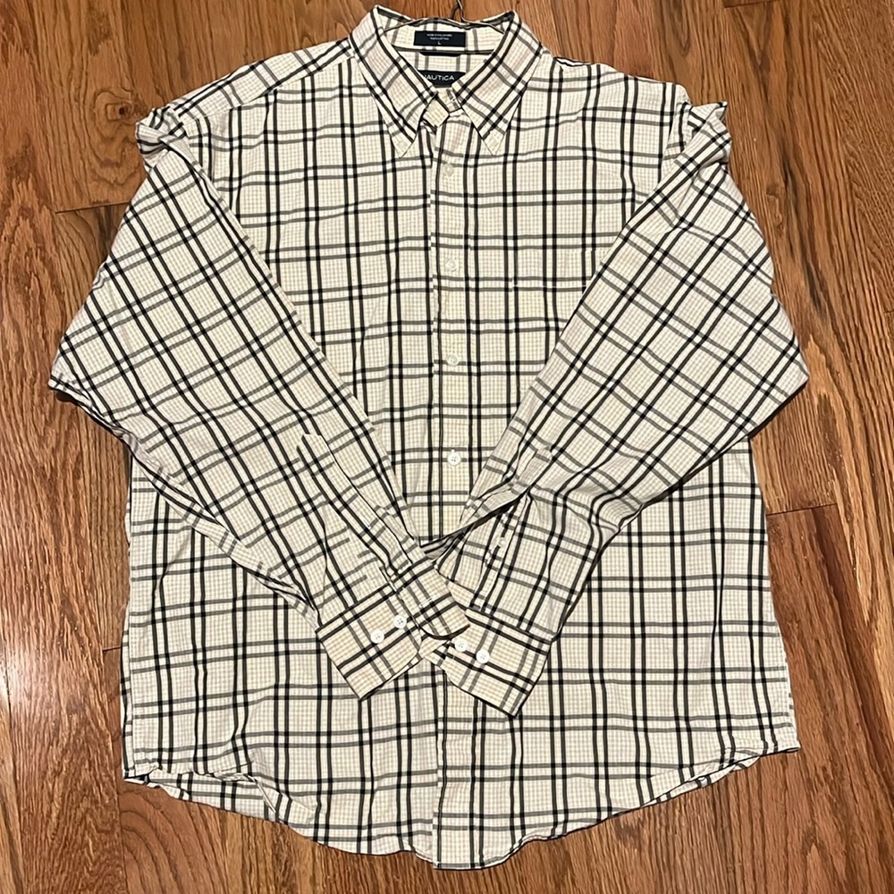 Nautica Men’s Casual Button Down Shirt